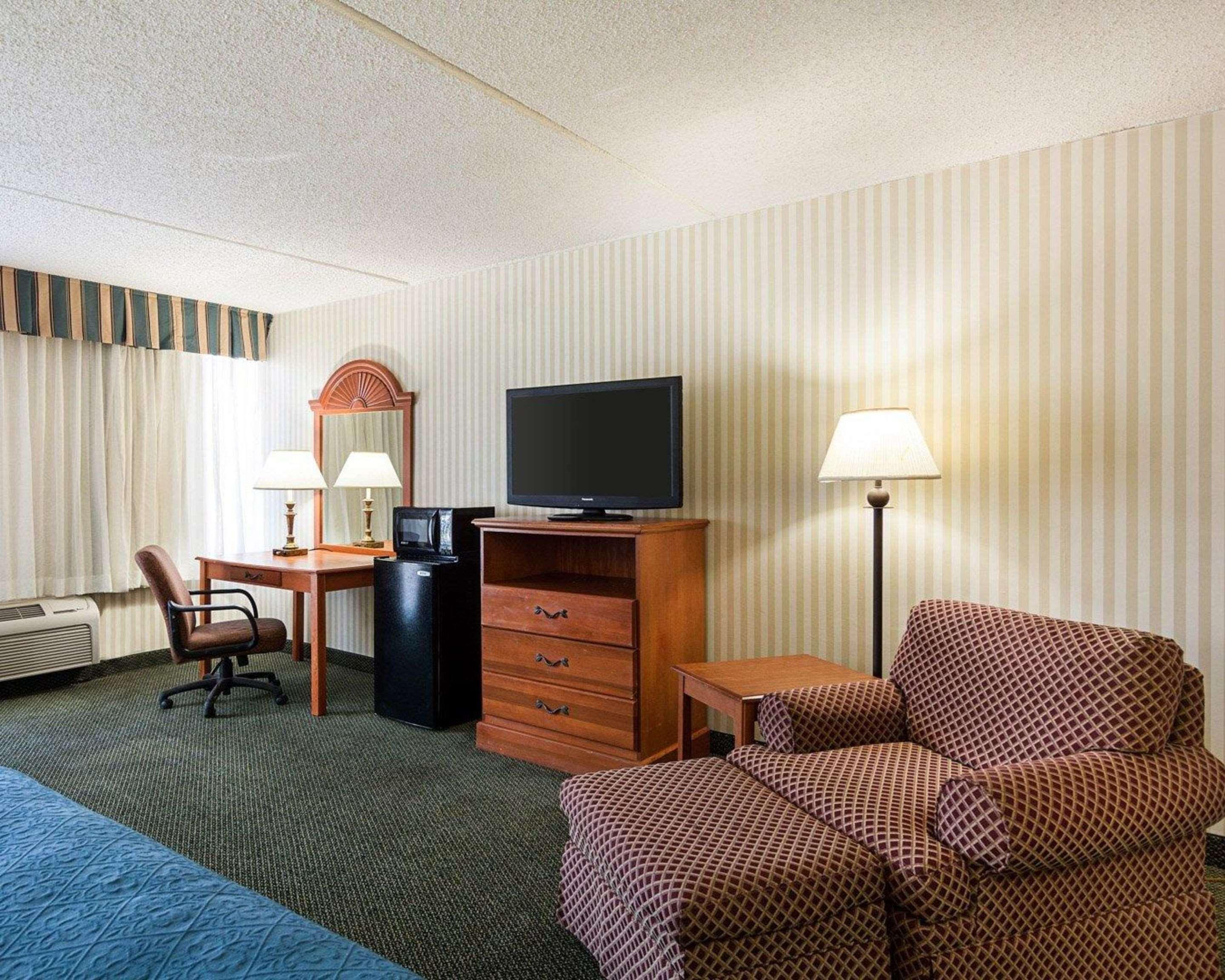 Rodeway Inn Joint Base Andrews Area Camp Springs Exterior photo